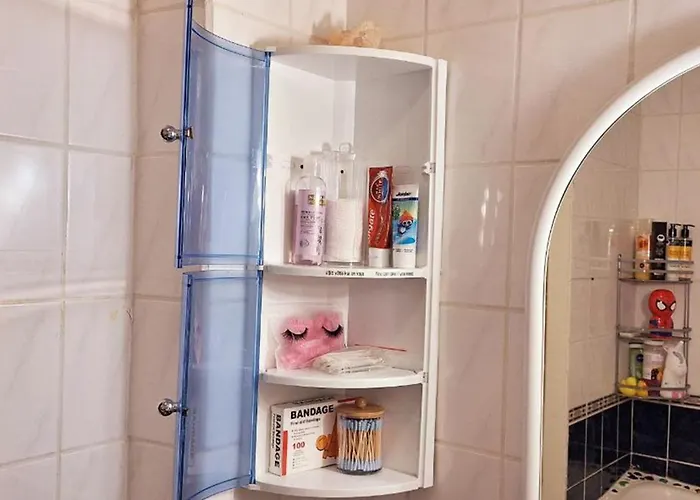 Airport - Bath - Kids Friendly *