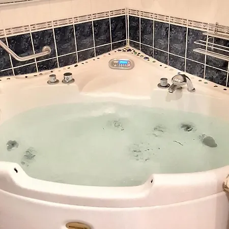 Apartamento Airport - Bath - Kids Friendly *